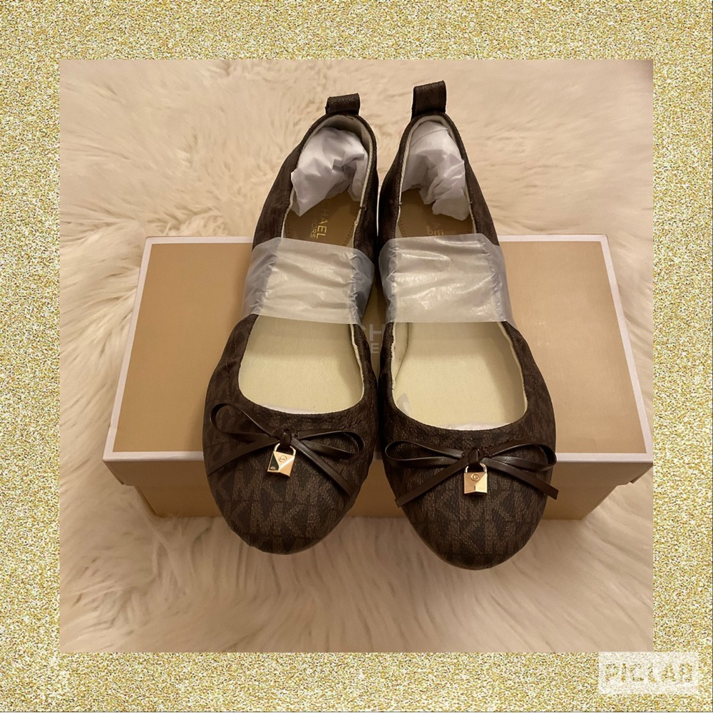 MICHAEL Michael Kors Juliette Flats - New in Box - Size 8 - Brown Signature